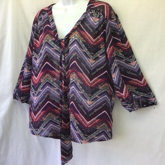 Women's Purple Zig Zag 3/4 Sleeve Tie V Neck Tunic - Picture 4 of 7